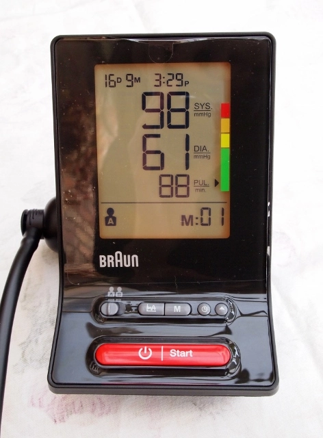 Braun ExactFit™ 1 - an easy-to-use upper arm blood pressure